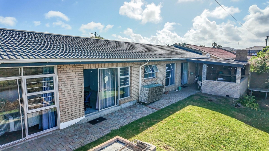 4 Bedroom Property for Sale in Little Brak River Western Cape